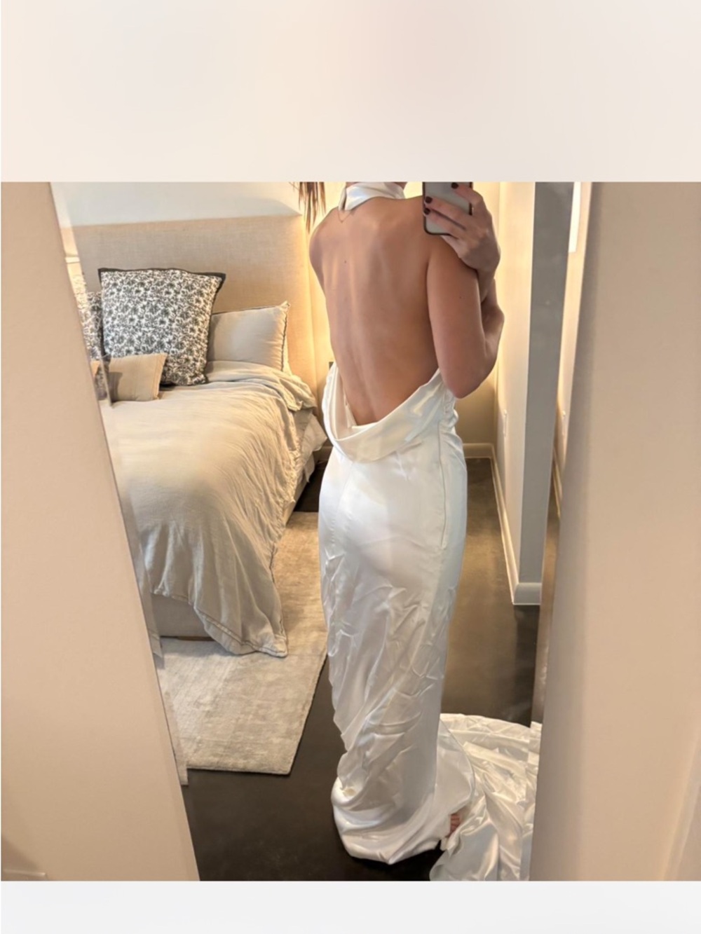 Elegant White Satin Backless Evening Dress